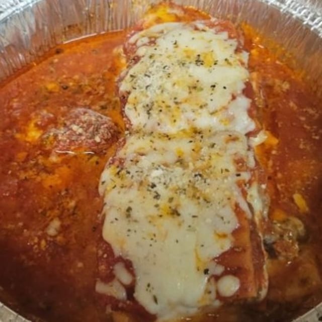 Half Lasagna & Garlic Bread Lunch and Can Soda.